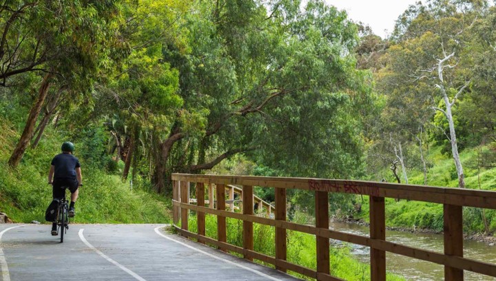 Shadeways: cool routes through hot cities